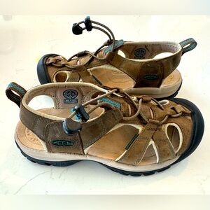 Keen Venice Leather Sandals in Dark Earth/Caribbean Sea Size 7